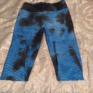 Acting. Pro butt scrunched legging